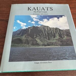 Kaua'i's Nā Pali Coast Coffee Table Book by - Green Cover